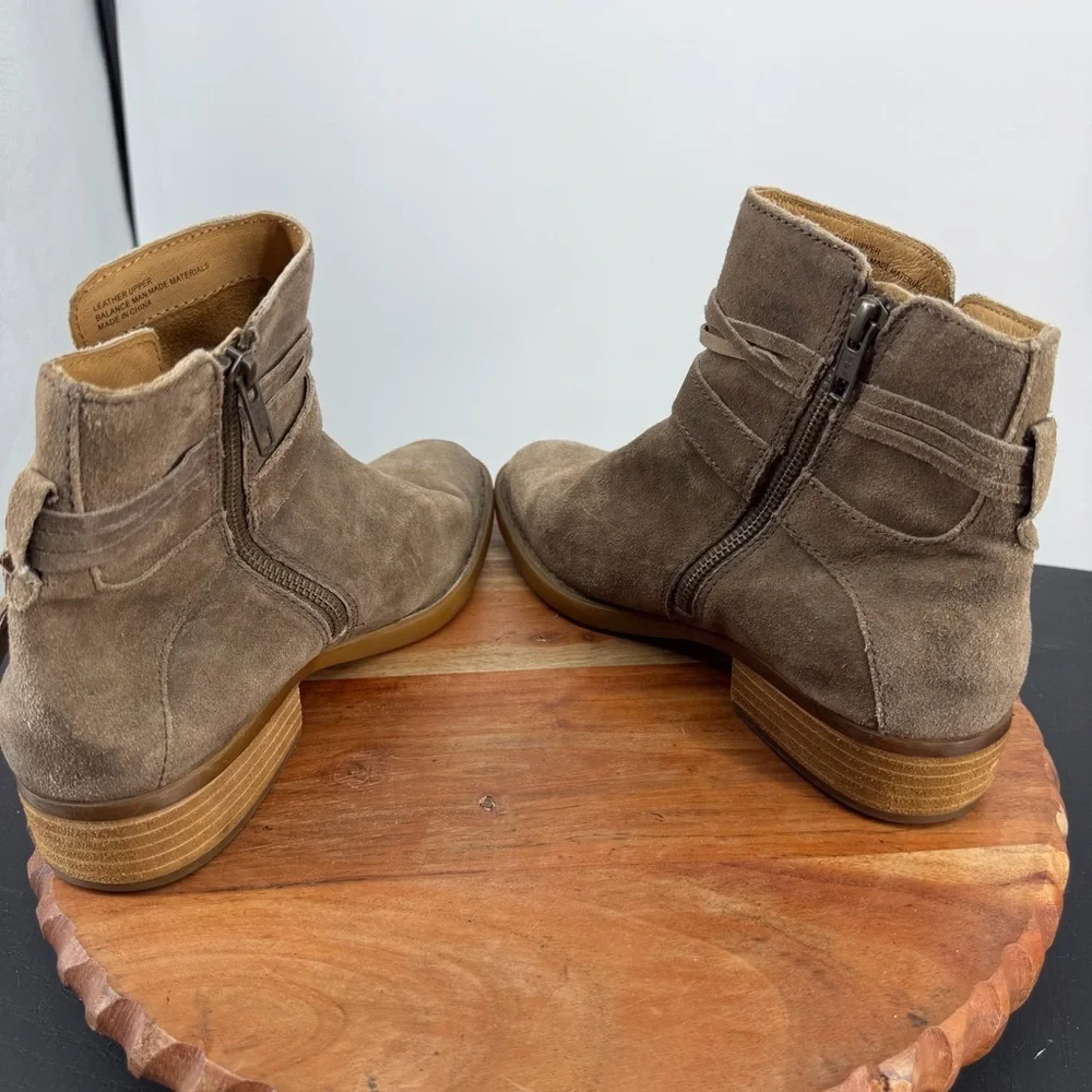 Born‎ Osha Ankle Boots taupe suede Leather Buckle Low Boot tassel sz 7.5